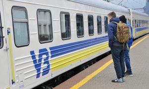 Украинские железные дороги сообщили о приостановке сообщения из-за военных действий