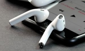 В мире зафиксирован первый случай самопроизвольного взрыва наушников AirPods