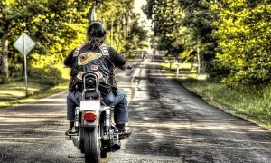 В Госдуме предложили ужесточить наказание для владельцев «ревущих мотоциклов»