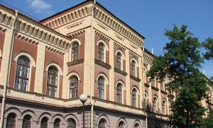 В Петербурге полиция взяла под охрану гимназию №209 из-за угрозы массшутинга