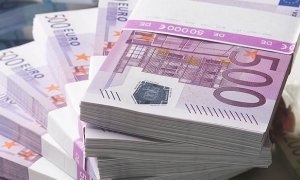 Курс евро из-за коронавируса превысил отметку в 72 рубля