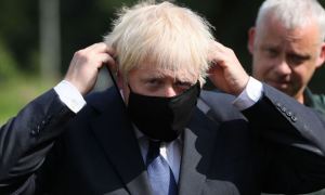 Власти Великобритании объявили «план Б» из-за распространения штамма «омикрон»