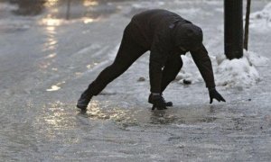 В Москве из-за гололеда переломы получили десятки человек