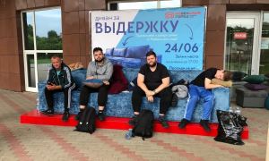 Два жителя Белгорода выиграли диван, не вставая с него четыре дня