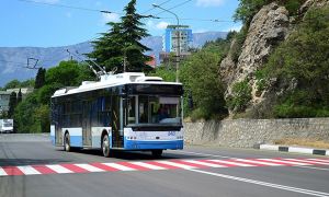 Глава Крыма потребовал от местных чиновников пересесть с личных машин на автобусы