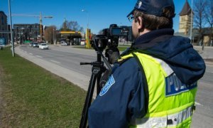 В Эстонии вместо штрафа за превышение скорости ввели «успокоительные остановки»