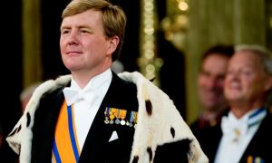 Король Нидерландов извинился за вечеринку принцессы Амалии во время антиковидных ограничений
