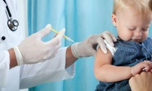 Депутаты Госдумы предложили штрафовать детсады и школы за отказ принимать детей без прививок