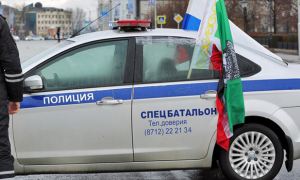 Чеченские полицейские пришли в «кризисную» квартиру, где прячутся жертвы домашнего насилия