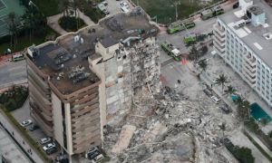 В Майами обрушился жилой дом 1981-года постройки. 99 человек пропали без вести