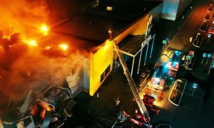 Сотрудница сгоревшего ТЦ «М5 Молл» в Рязани обвинила в пожаре подростков