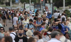 Жители Минска выстроились в пятикилометровую «живую цепь» в знак поддержки задержанных активистов и политиков