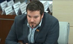 Депутата Мосгордумы Дмитрия Локтева исключили из КПРФ