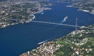 Турция пригрозила перекрыть пролив Босфор для российских военных кораблей