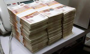 В Москве сотруднице магазина по ошибке начислили зарплату в 2 млн рублей. Женщина сбежала с деньгами