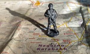 Азербайджан объявил о гибели 50 военнослужащих в боях на границе с Арменией