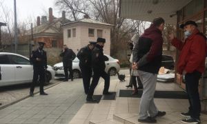 В Волгограде противники QR-кодов ворвались в здание местного Роспотребнадзора