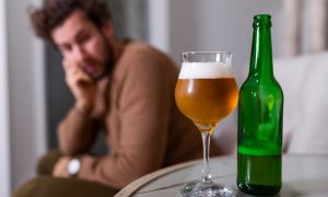 Алкоголь может быть полезен людям старше 40 лет, но до 40 он приносит только вред