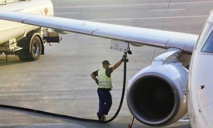 Глава ФАС назвал парадоксальным рост цен на самолетное топливо 
