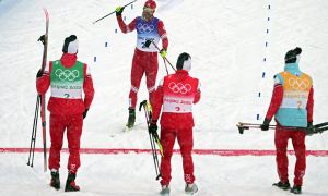 Российские лыжники завоевали золотые медали в эстафете на Играх в Пекине