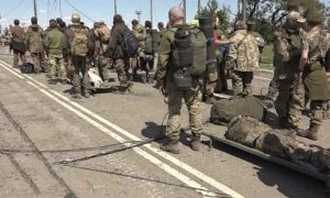 Украина обменяла более 100 пленных бойцов «Азова» и передала России Медведчука