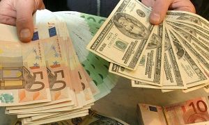 Биржевой курс доллара на открытии торгов вырос до 117 рублей, а евро – до 127 рублей
