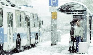 В Москве снегопад не пустил на маршруты свыше 100 автобусов и троллейбусов