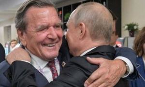 Экс-канцлер ФРГ Герхард Шрёдер проводит «отпуск» в Москве