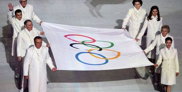 МОК допускает участие спортсменов из России в олимпийских соревнованиях