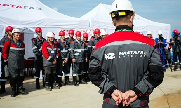 Нафтагаз банкротят, деньги уводят: Токай Керимов и его команда собираются в Европу