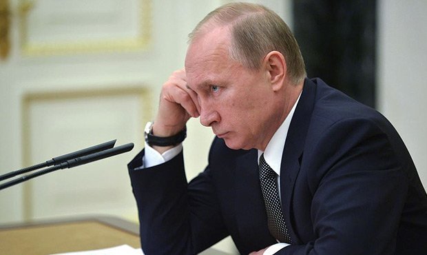 Владимир Путин сократил себе зарплату на 10% до конца следующего года