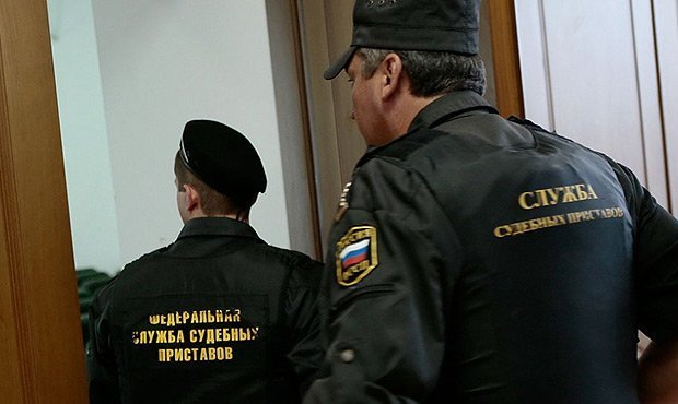 Судебные приставы лишили водительских прав 46 тысяч должников 