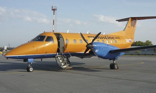 В Домодедово пассажирский самолет совершил посадку без переднего шасси