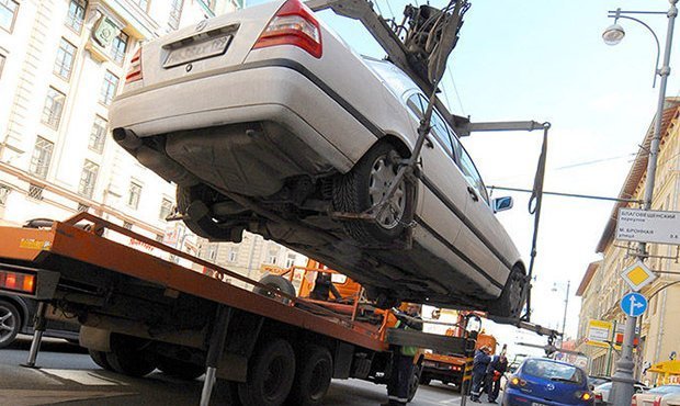 В Москве вступили в силу новые правила эвакуации автомобилей