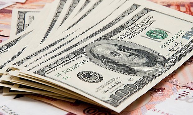 Курс доллара к закрытию торгов преодолел отметку в 66 рублей  