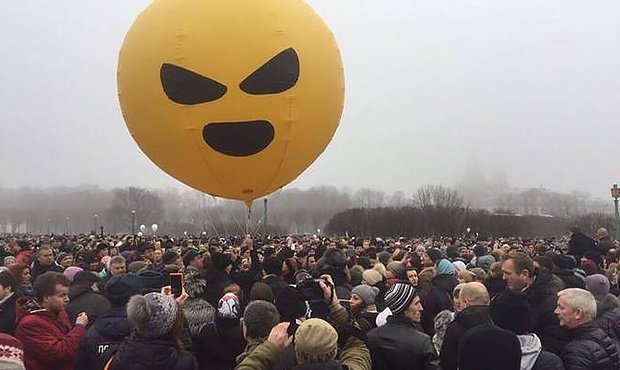 Митинг против передачи Исаакиевского собора церкви посетили более 2 тысяч человек  