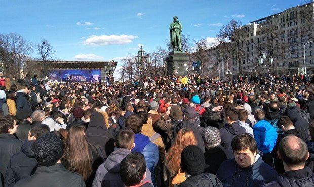 В Москве на акции «Он вам не Димон» задержали более 130 человек вместе с Навальным