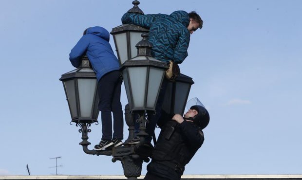 Сына экс-депутата, ставшего символом протеста 26 марта, задержали повторно