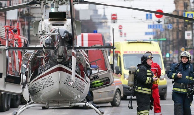 Родственникам погибших при взрыве в метро Петербурга выплатят по 2 млн рублей