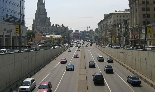 Московские власти решили сузить ширину полос на городских дорогах