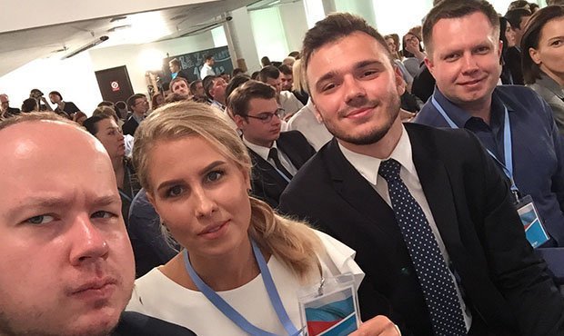 Сторонники Алексея Навального учредили новую партию под названием «Россия будущего»