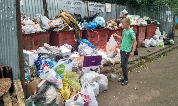 СКР возбудил уголовное дело против челябинских чиновников из-за мусорного коллапса
