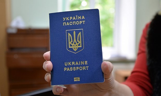 Власти Украины ужесточили правила выезда своих граждан в Россию