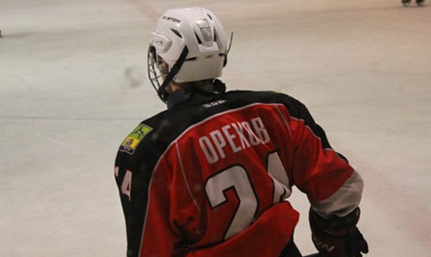 16-летний хоккеист «Металлурга» скончался после полученной во время игры травмы