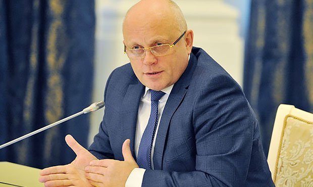 Омский губернатор в беседе с телефонным хулиганом пообещал отремонтировать все дороги