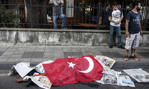 В Турции по подозрению в причастности к мятежу задержаны 3 тысячи военных  