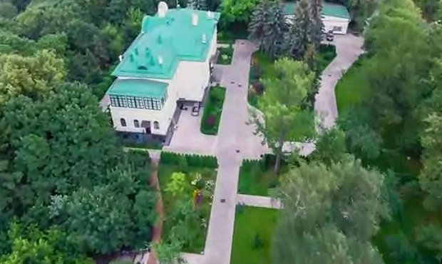 Власти Москвы передали «другу президента» Геннадию Тимченко резиденцию Хрущева