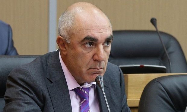 В Приморье скончался экс-депутат, обвинявшийся в наезде на полицейского 