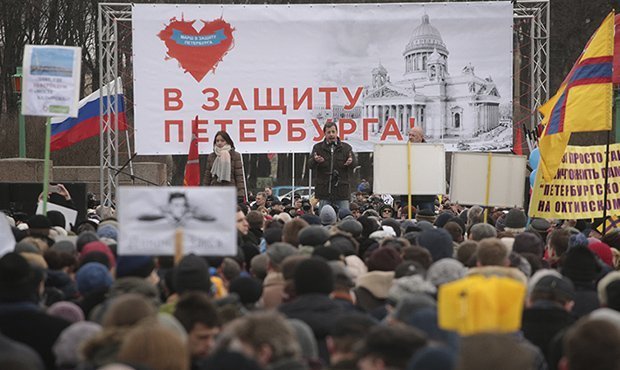 Власти Петербурга запретили проводить протестные митинги на Марсовом поле