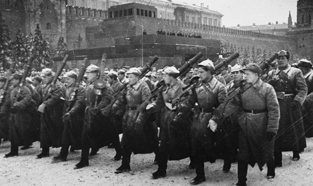 Московские власти потратят 30 млн рублей на реконструкцию военного парада 1941 года